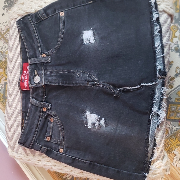 Vintage DIY Levi's Denim Mini Skirt - Picture 4 of 11